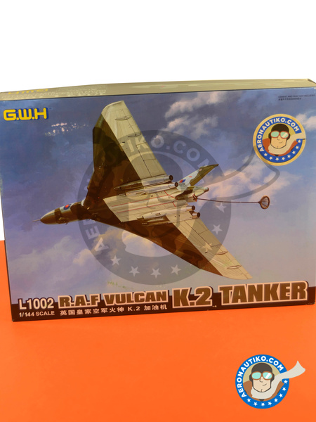 Avro 698 Vulcan K.2 Tanker | Airplane kit in 1/144 scale manufactured by Great Wall Hobby (ref. L1002) image