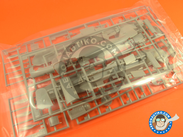 Image 2: Messerschmitt Bf 109 F-4 | Airplane kit in 1/48 scale manufactured by Hasegawa (ref. 07379) Image 2: Messerschmitt Bf 109 F-4 | Airplane kit in 1/48 scale manufactured by Hasegawa (ref. 07379)