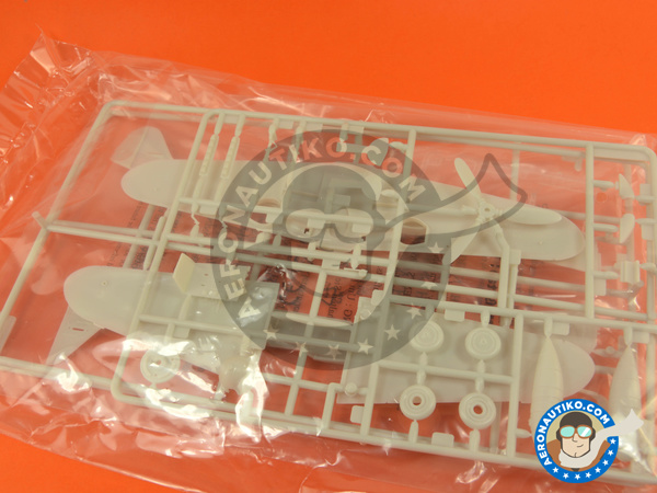 Image 2: Messerschmitt Bf 109 G-10 | Airplane kit in 1/48 scale manufactured by Revell (ref. REV03958) Image 2: Messerschmitt Bf 109 G-10 | Airplane kit in 1/48 scale manufactured by Revell (ref. REV03958)