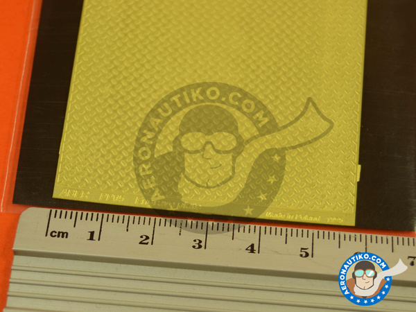 Image 3: Engrave plates with anti-slip texture #5 - 90x60 mm | Engraved plate manufactured by Aber (ref. PP05)