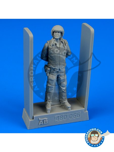 Soviet air force fighter pilot | Figure in 1/48 scale manufactured by Aerobonus (ref. 480066) image