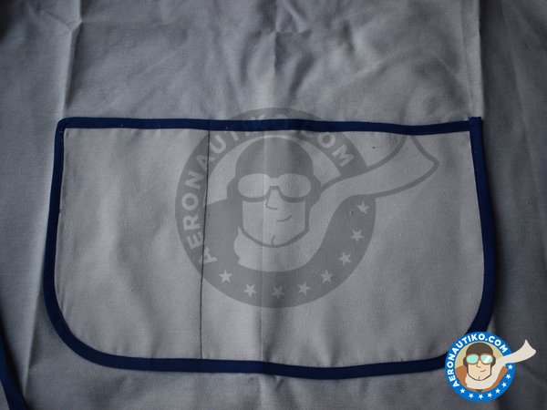 Image 1: Apron for modelers | Apron manufactured by Aeronautiko (ref. atk-01)