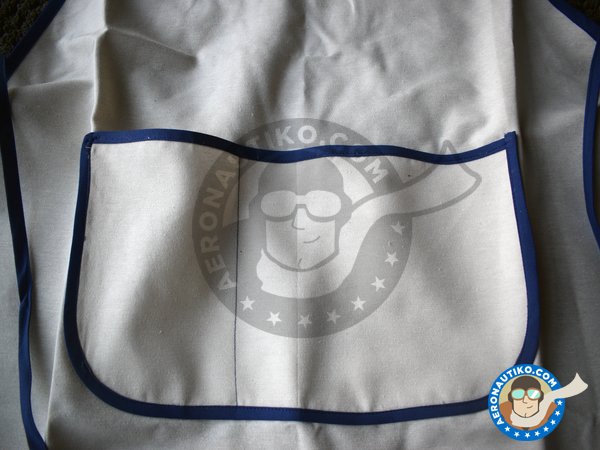 Image 2: Apron for modelers | Apron manufactured by Aeronautiko (ref. atk-01)