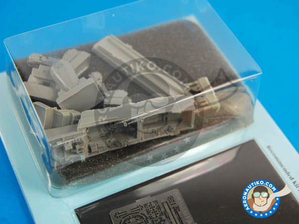 Image 4: McDonnell Douglas F/A-18 Hornet Cockpit set E / F | Cockpit set en escala 1/72 fabricado por Aires (ref. AIRES-7282)