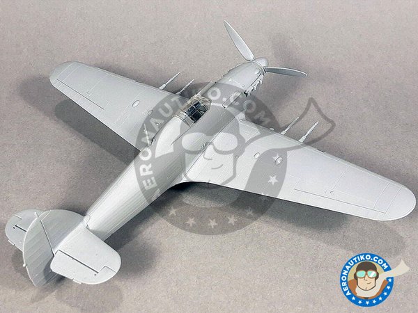 Image 22: Hawker "Hurricane"  Mk. IIc / Expert Set | Maqueta de avión en escala 1/72 fabricado por Arma Hobby (ref. 70035)
