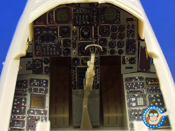 Image 1: Interior F-15C 1/32 C | Fotograbados en escala 1/32 fabricado por Eduard (ref. 32532)