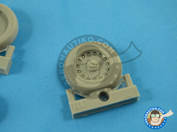 Image 9: Dassault Mirage III C | Wheels in 1/32 scale manufactured by Eduard (ref. 632076)