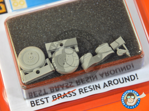 Image 3: Mitsubishi A6M Zero 5c Zeke Type 52 | Ruedas en escala 1/32 fabricado por Eduard (ref. 632087)