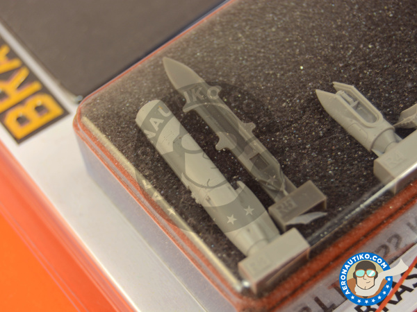 Image 8: Lockheed Martin Sniper Advanced Targeting Pod ATP | Missiles in 1/48 scale manufactured by Eduard (ref. 648252)