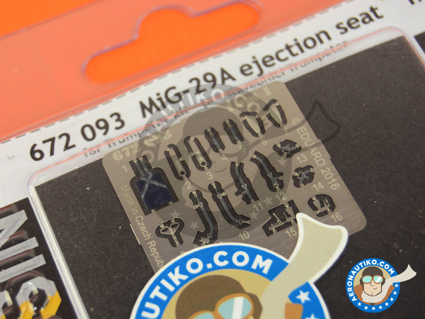 Image 2: Mikoyan MiG-29 Fulcrum A | Ejection seat in 1/72 scale manufactured by Eduard (ref. 672093)