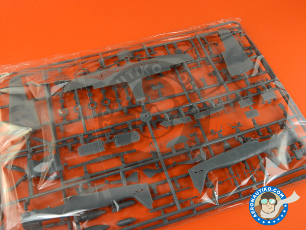 Image 3: Focke-Wulf Fw 190 Würger A-8 / R2 | Airplane kit in 1/72 scale manufactured by Eduard (ref. 7430)