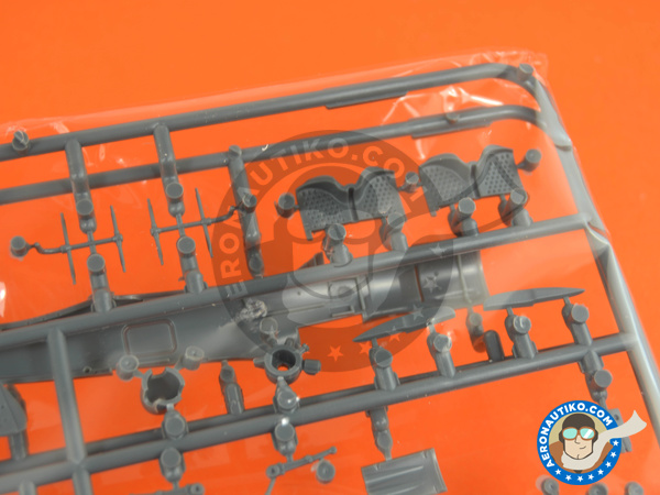 Image 5: Focke-Wulf Fw 190 Würger A-8 / R2 | Airplane kit in 1/72 scale manufactured by Eduard (ref. 7430)