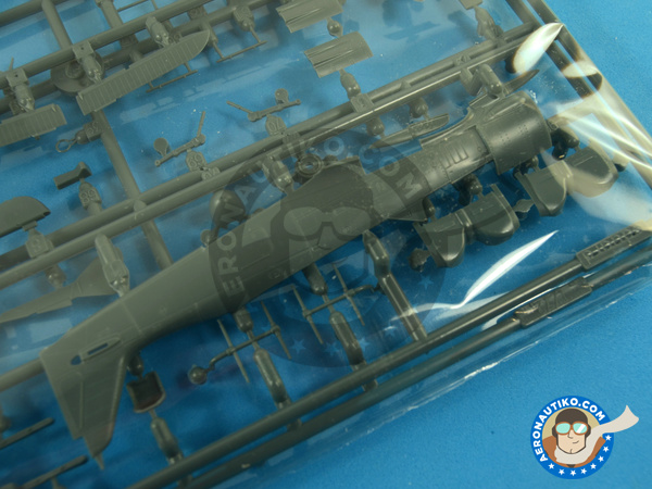 Image 5: Focke-Wulf Fw 190 Würger A-8 | Airplane kit in 1/72 scale manufactured by Eduard (ref. 7435)