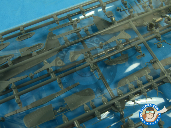 Image 7: Focke-Wulf Fw 190 Würger A-8 | Airplane kit in 1/72 scale manufactured by Eduard (ref. 7435)