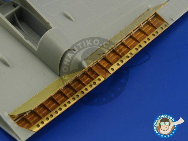 Image 2: Avro Lancaster B Mk.I/Mk.III | Big ED set in 1/72 scale manufactured by Eduard (ref. BIG7220)