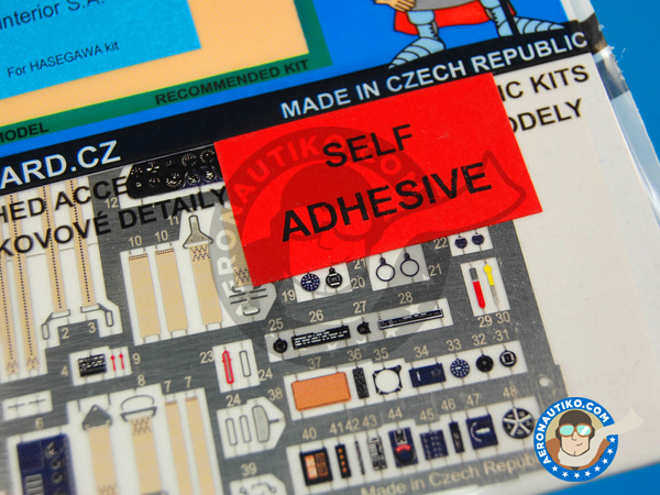 Image 3: Curtiss P-40 Warhawk M | Fotograbados coloreados para el Cockpit en escala 1/32 fabricado por Eduard (ref. ED33090)