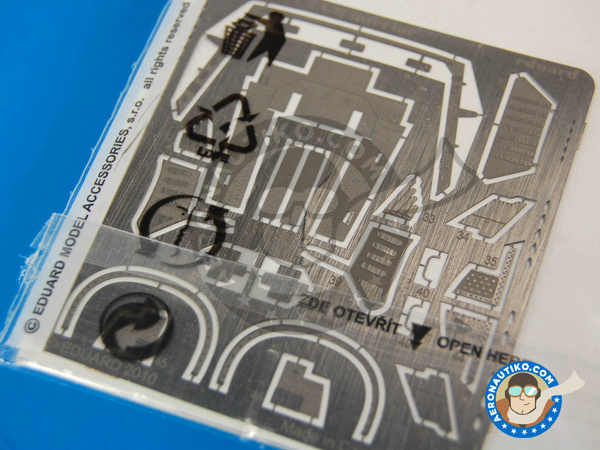 Image 5: Ling-Temco-Vought A-7 Corsair II A-7A/B | Fotograbados coloreados para el Cockpit en escala 1/48 fabricado por Eduard (ref. ED49479)