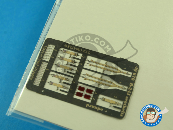 Image 3: Consolidated B-24 Liberator seatbelts J | Seatbelts in 1/48 scale manufactured by Eduard (ref. ED49670)