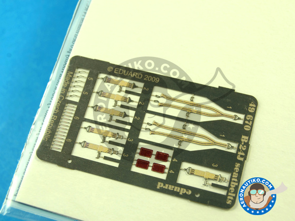 Image 4: Consolidated B-24 Liberator seatbelts J | Seatbelts in 1/48 scale manufactured by Eduard (ref. ED49670)