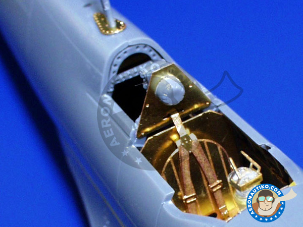 Image 9: Supermarine Spitfire Mk. Vb | Big ED set in 1/48 scale manufactured by Eduard (ref. EDBIG4851)