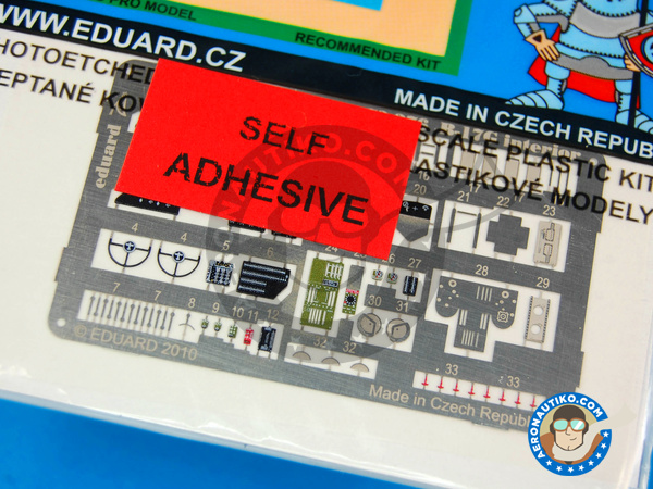 Image 2: Boeing B-17 Flying Fortress G | Coloured photo-etched cockpit parts in 1/72 scale manufactured by Eduard (ref. EDSS376)