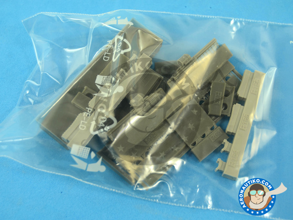 Image 4: Supermarine Spitfire Mk. XVI Bubbletop | BIG SIN in 1/48 scale manufactured by Eduard (ref. SIN64821)