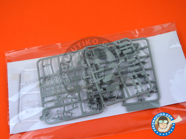 Image 3: Handley Page Victor K.2 Tanker | Airplane kit in 1/144 scale manufactured by Great Wall Hobby (ref. L1005)