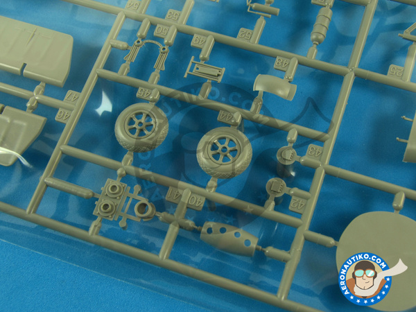 Image 16: Northrop P-61 Black Widow A Glass Nose | Airplane kit in 1/48 scale manufactured by Great Wall Hobby (ref. L4806)