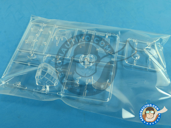 Image 3: Focke-Wulf Fw 189 Uhu A-1 Sonderaktion Scnheekufen | Airplane kit in 1/48 scale manufactured by Great Wall Hobby (ref. L4808)