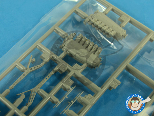 Image 5: Focke-Wulf Fw 189 Uhu A-1 Sonderaktion Scnheekufen | Airplane kit in 1/48 scale manufactured by Great Wall Hobby (ref. L4808)