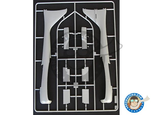 Image 3: Northrop P-61B 'Black Widow' WWII USAAF - Last Shoot Down 1945 | Maqueta de avión en escala 1/48 fabricado por Great Wall Hobby (ref. L4810)