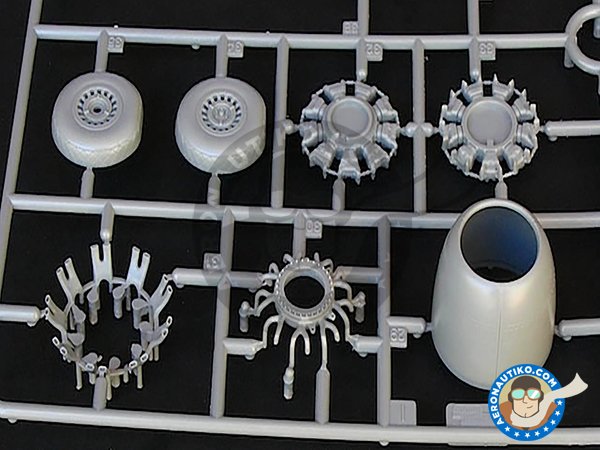 Image 6: Northrop P-61B 'Black Widow' WWII USAAF - Last Shoot Down 1945 | Maqueta de avión en escala 1/48 fabricado por Great Wall Hobby (ref. L4810)