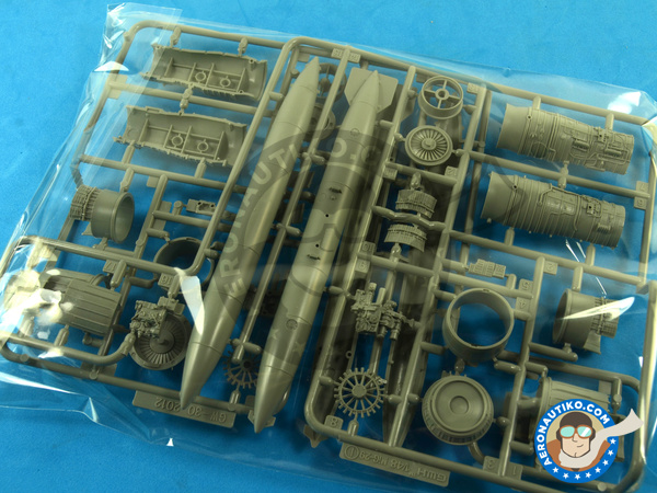 Image 9: Mikoyan MiG-29 Fulcrum 9-12 Late type | Airplane kit in 1/48 scale manufactured by Great Wall Hobby (ref. L4811)