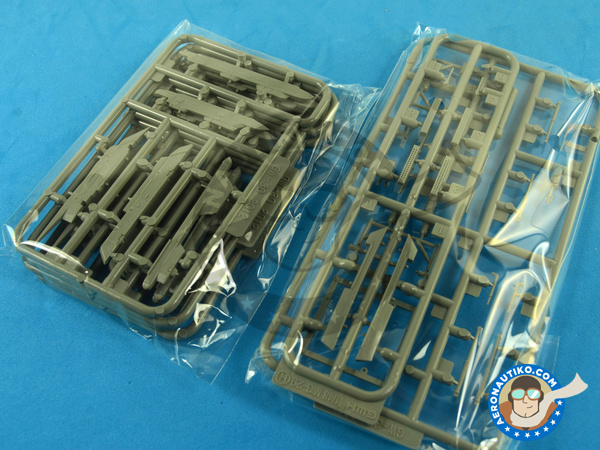 Image 14: Mikoyan MiG-29 Fulcrum 9-12 Late type | Airplane kit in 1/48 scale manufactured by Great Wall Hobby (ref. L4811)