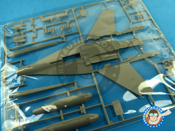 Image 15: Mikoyan MiG-29 Fulcrum 9-12 Late type | Airplane kit in 1/48 scale manufactured by Great Wall Hobby (ref. L4811)