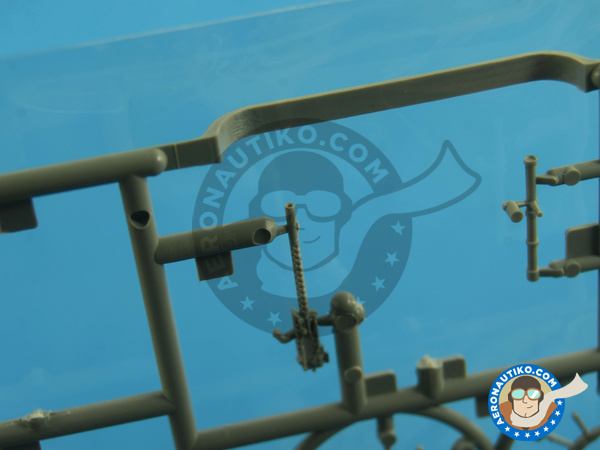 Image 11: Douglas TBD Devastator 1a Floatplane | Airplane kit in 1/48 scale manufactured by Great Wall Hobby (ref. L4812)