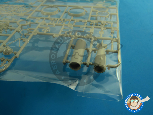 Image 12: Douglas TBD Devastator 1a Floatplane | Airplane kit in 1/48 scale manufactured by Great Wall Hobby (ref. L4812)