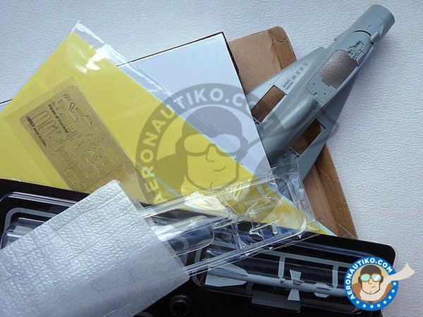 Image 1: MiG-29 "Fulcrum C" 9-13 | Airplane kit in 1/48 scale manufactured by Great Wall Hobby (ref. L4813)