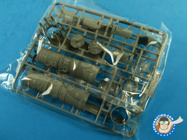 Image 13: McDonnell Douglas F-15 Eagle B / D | Airplane kit in 1/48 scale manufactured by Great Wall Hobby (ref. L4815)