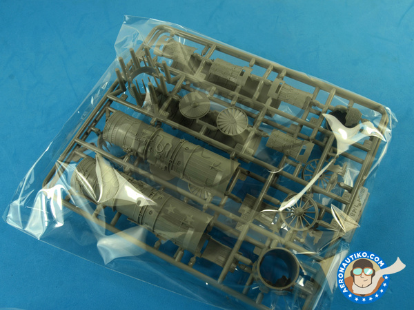 Image 14: McDonnell Douglas F-15 Eagle B / D | Airplane kit in 1/48 scale manufactured by Great Wall Hobby (ref. L4815)