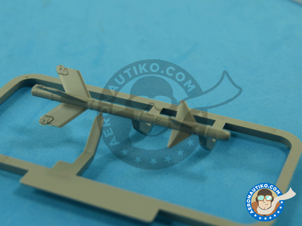 Image 19: McDonnell Douglas F-15 Eagle B / D | Airplane kit in 1/48 scale manufactured by Great Wall Hobby (ref. L4815)