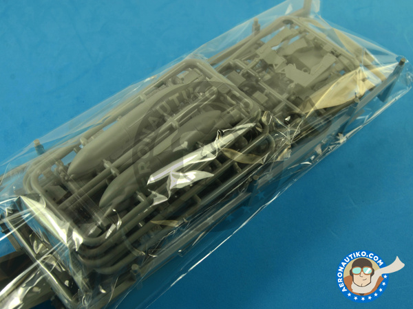 Image 23: McDonnell Douglas F-15 Eagle I | Airplane kit in 1/48 scale manufactured by Great Wall Hobby (ref. L4816)