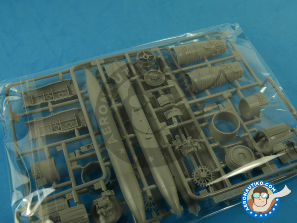 Image 1: Mikoyan MiG-29 Fulcrum 9-19 SMT | Airplane kit in 1/48 scale manufactured by Great Wall Hobby (ref. L4818)