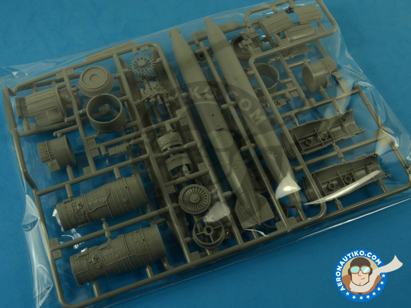 Image 2: Mikoyan MiG-29 Fulcrum 9-19 SMT | Airplane kit in 1/48 scale manufactured by Great Wall Hobby (ref. L4818)