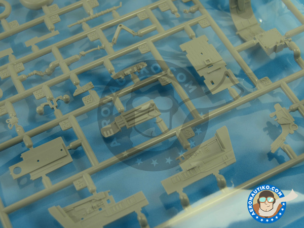 Image 3: Mikoyan MiG-29 Fulcrum 9-19 SMT | Airplane kit in 1/48 scale manufactured by Great Wall Hobby (ref. L4818)