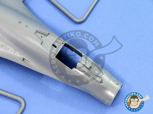 Image 2: Sukhoi Su-35S "Flanker-E" Multirole Fighter | Maqueta de avión en escala 1/48 fabricado por Great Wall Hobby (ref. L4820)