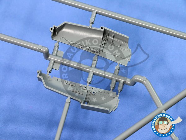 Image 3: Sukhoi Su-35S "Flanker-E" Multirole Fighter | Maqueta de avión en escala 1/48 fabricado por Great Wall Hobby (ref. L4820)