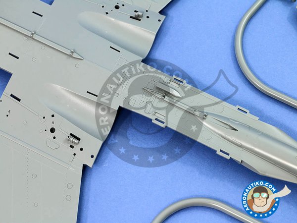 Image 6: Sukhoi Su-35S "Flanker-E" Multirole Fighter | Maqueta de avión en escala 1/48 fabricado por Great Wall Hobby (ref. L4820)