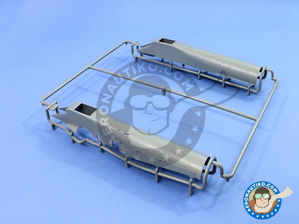 Image 14: Sukhoi Su-35S "Flanker-E" Multirole Fighter | Maqueta de avión en escala 1/48 fabricado por Great Wall Hobby (ref. L4820)