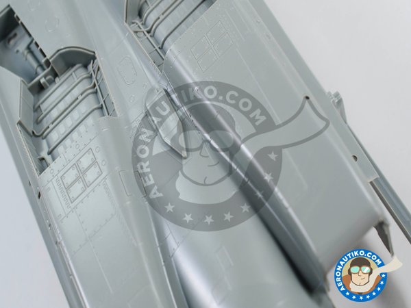 Image 1: F-15E Strike Eagle | Airplane kit in 1/48 scale manufactured by Great Wall Hobby (ref. L4822)